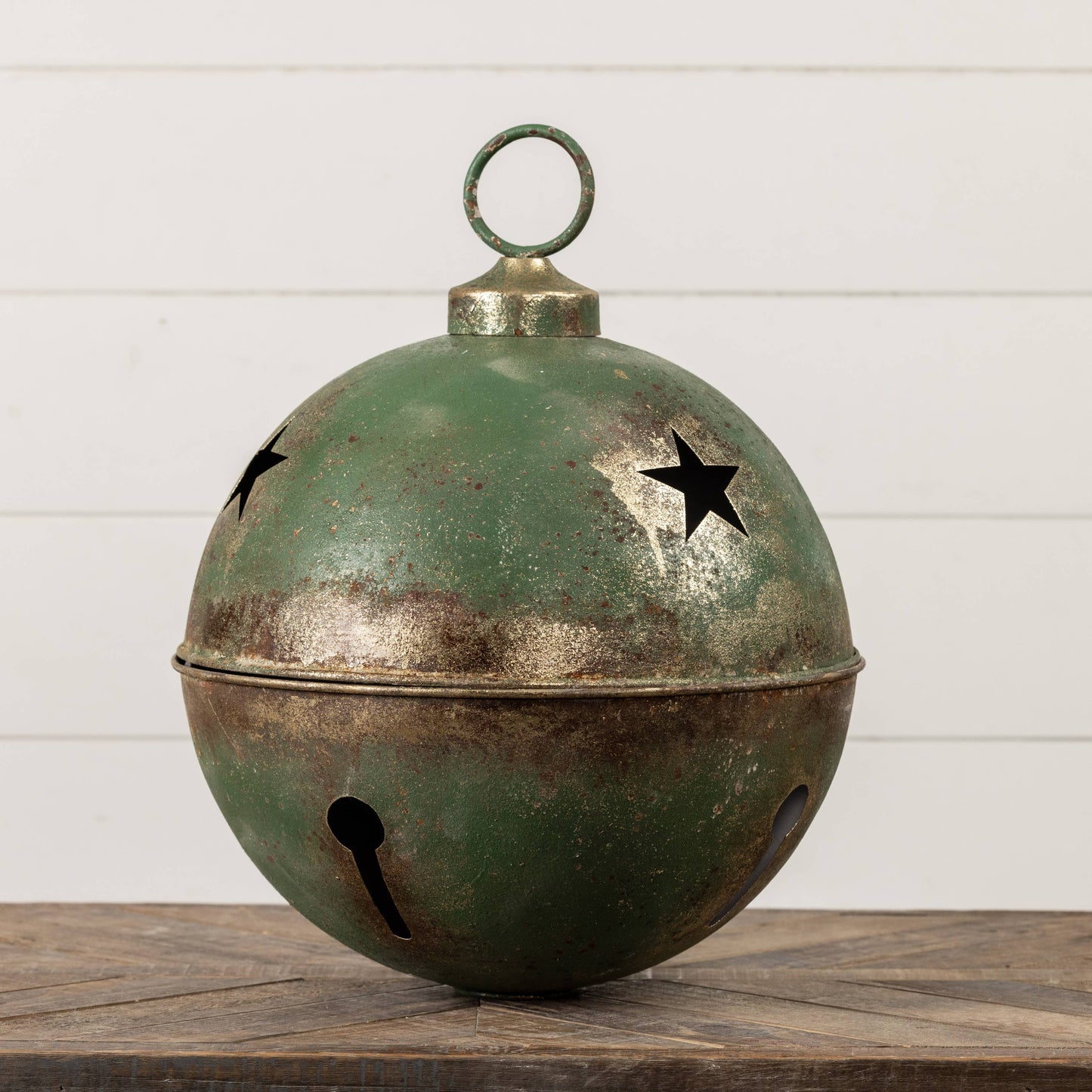 16" GREEN STAR SLEIGH BELL