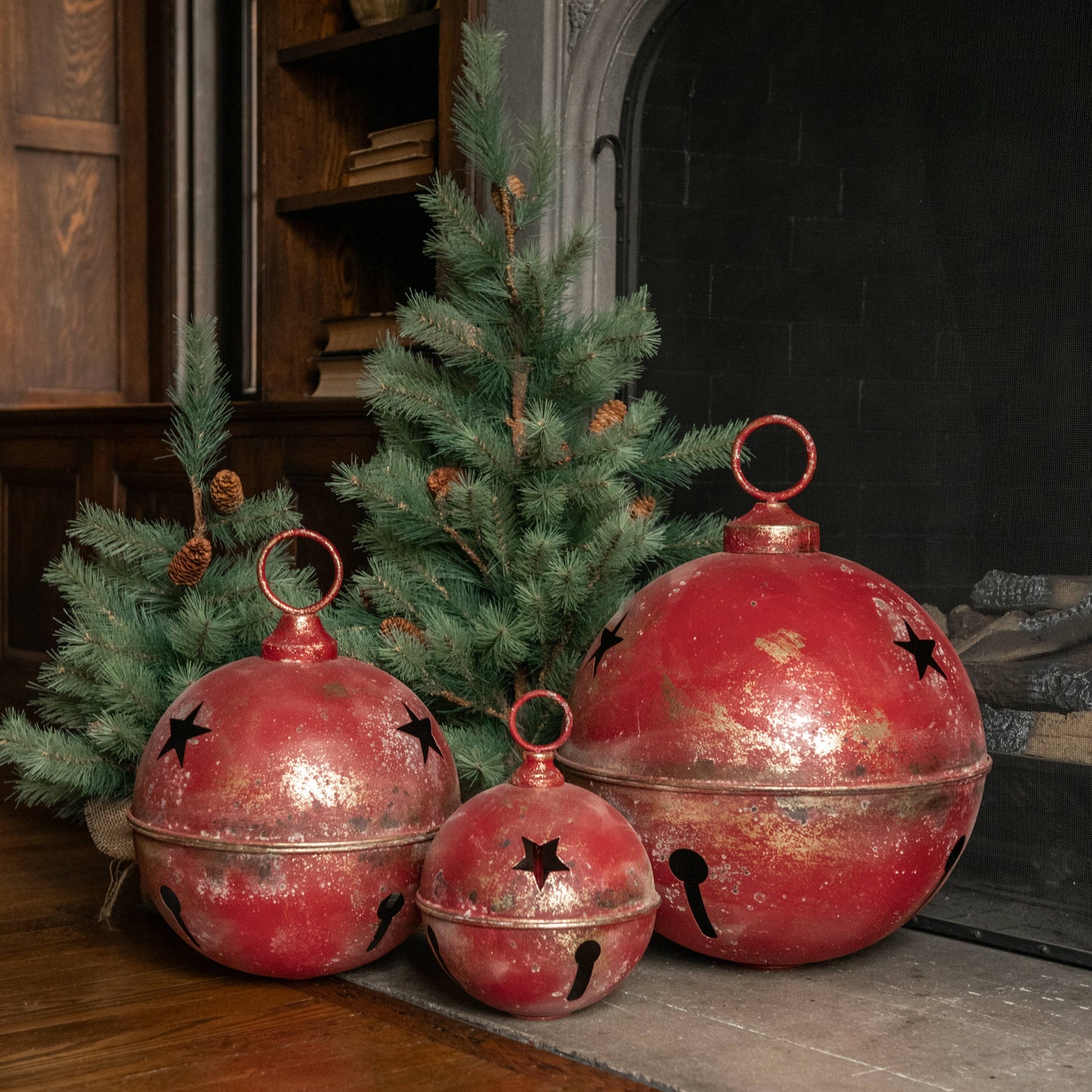 12" RED STAR SLEIGH BELL